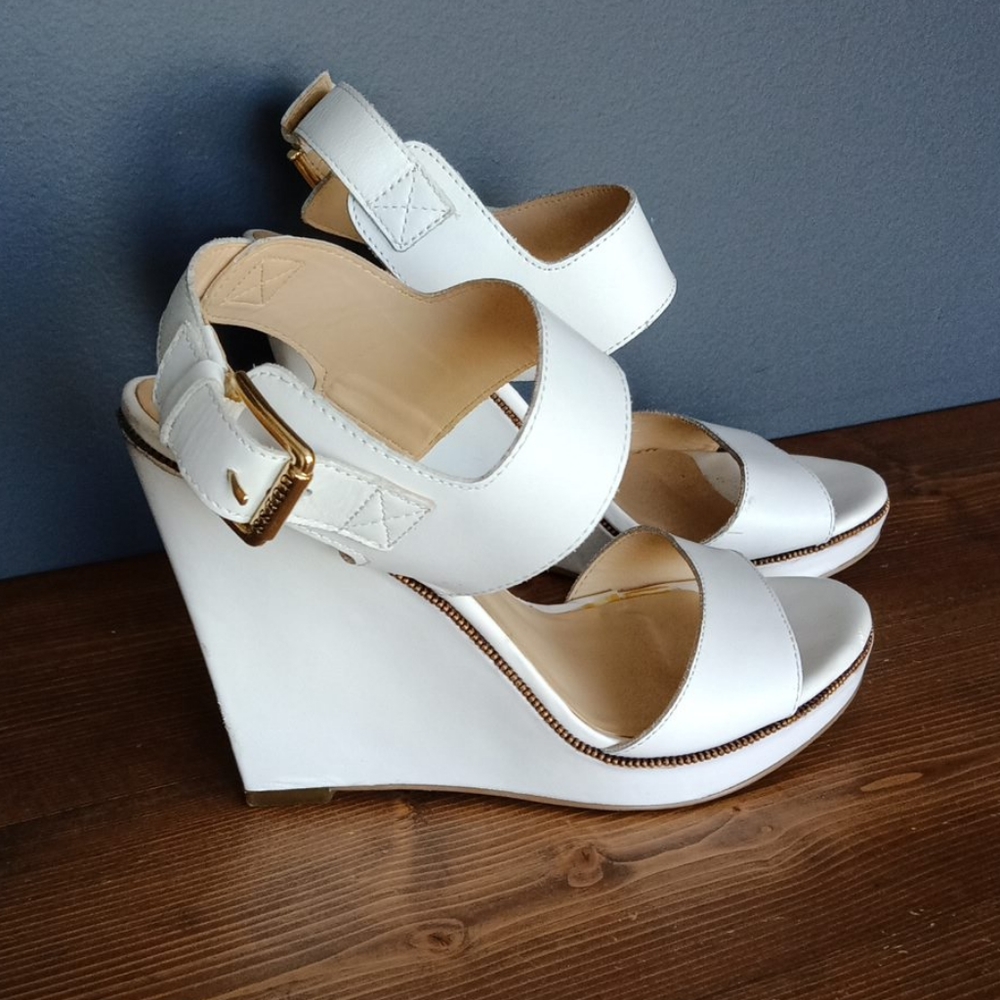 Guess wedge sandals